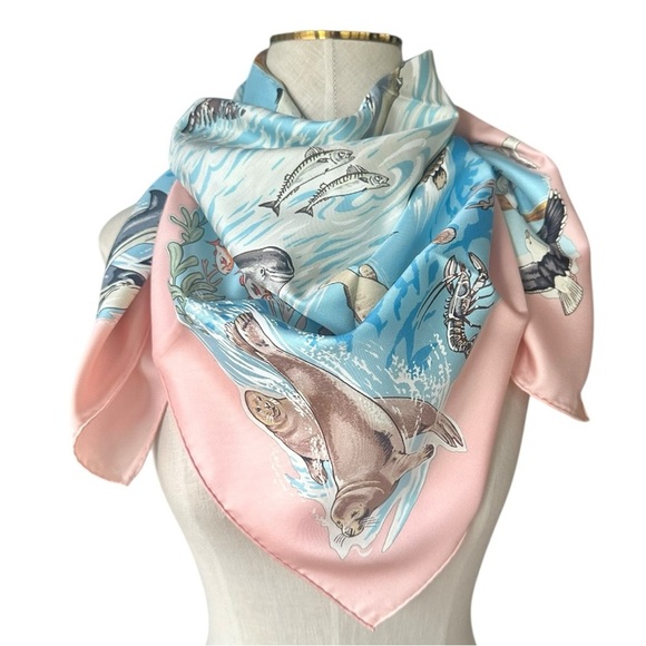 Hermès Pink Blue Rare “La Vie Précieuse de la Méditerranée” Silk Scarf 90 - Picture 10 of 12